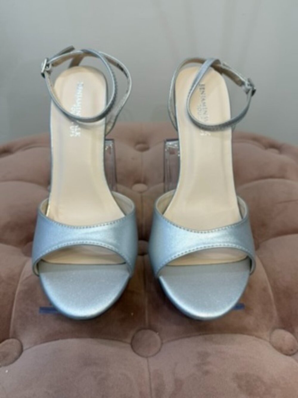 Touch Ups by Benjamin Walk Quinn Sculpted Flared Heel Sandals Silver Size 7.5
